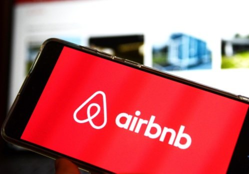    Airbnb  1,2  USD