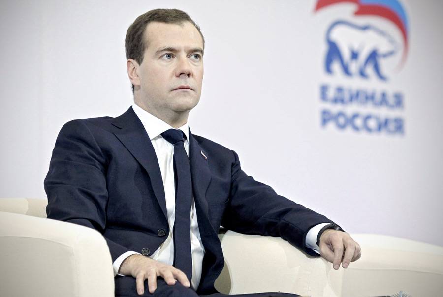 В преддверии выборов Правительство РФ решило переложить бремя непопулярных решений на губернаторов