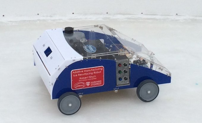 Стартап Addibot предложил осуществлять дорожный ремонт с помощью 3D-принтеров
