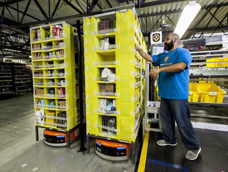 Amazon намерен экономить по 800 млн долларов в год за счет использования роботов-кладовщиков