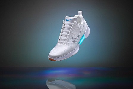 Названа дата начала официальных продаж «футуристических» кроссовок Nike