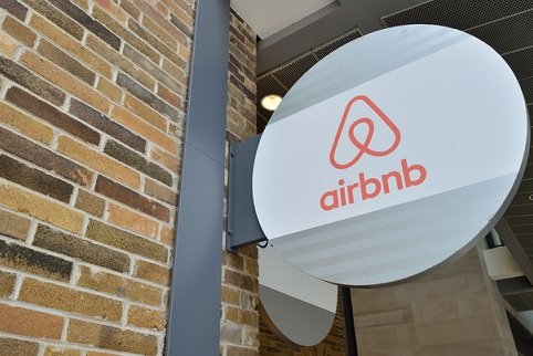 Арендный сервис Airbnb ликвидировал свое российское представительство