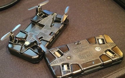 Израильские стартаперы представили чехол-дрон для мобильных устройств за 130 USD