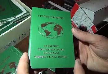 В Санкт-Петербурге три года торговали паспортами несуществующей страны