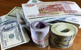 Что ждет рубль после майских праздников