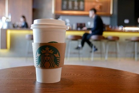 В Starbucks опровергли информацию о приеме в кофейнях биткоинов