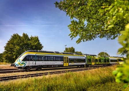 Инженеры Bombardier представили гибридный поезд на электротяге