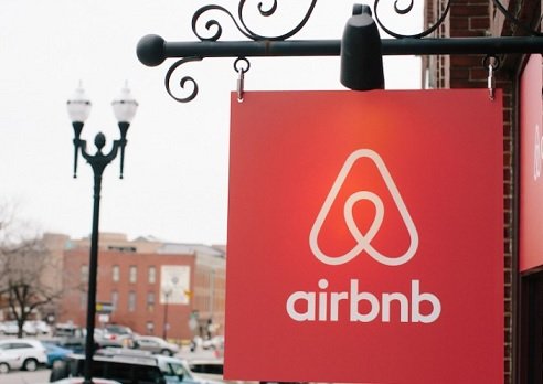 Американский суд оштрафовал на 2,25 млн USD арендодателей Airbnb