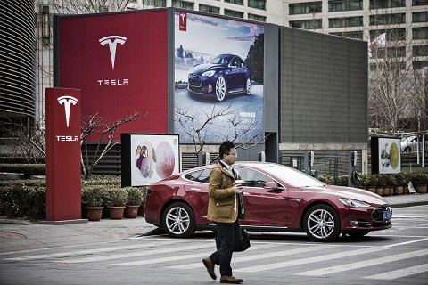 Tesla объявила о снижении цен в Китае на фоне торговой войны