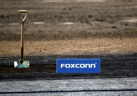 Foxconn отказалась от производства LCD-панелей на территории США