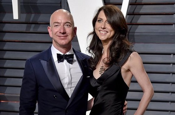 Жена Безоса получила по итогам развода 4% акций Amazon стоимостью более 38 млрд