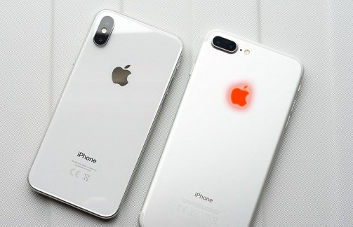 В новых моделях iPhone логотип Apple может получить подсветку