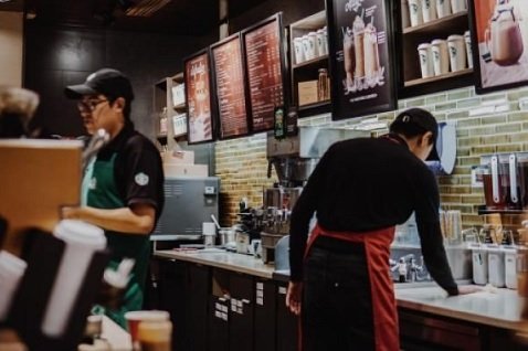 Бариста Starbucks пытаются добиться от руководства сети закрытия кофеен