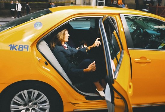 «Яндекс.Такси» снизил таксистам гарантированные выплаты