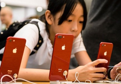 Китайский рынок смартфонов показал двукратное падение