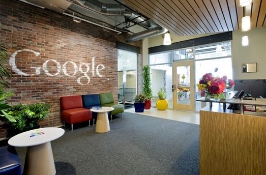 Сотрудники Facebook и Google будут работать дома до конца года