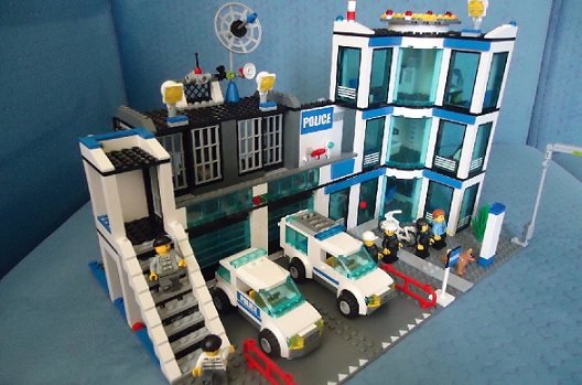 Lego прекратила продвижение конструкторов с полицейскими