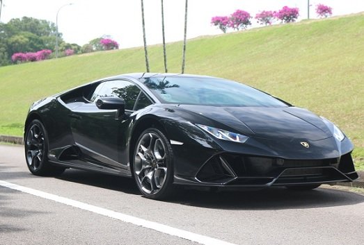 Предприниматель из США приобрел себе Lamborghini за зарплатные кредиты