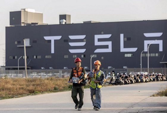 Tesla пытается отменить через суд пошлины на запчасти из КНР
