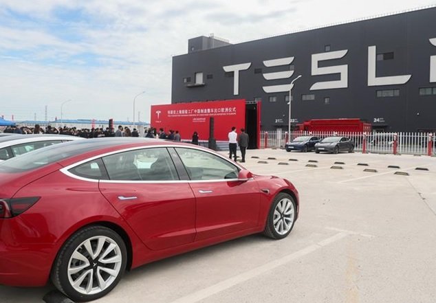 Tesla рассматривает возможность приобретения полупроводникового производства