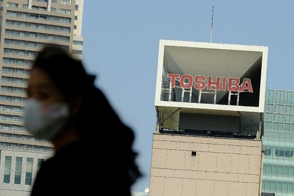 Активы Toshiba будут разделены между двумя компаниями